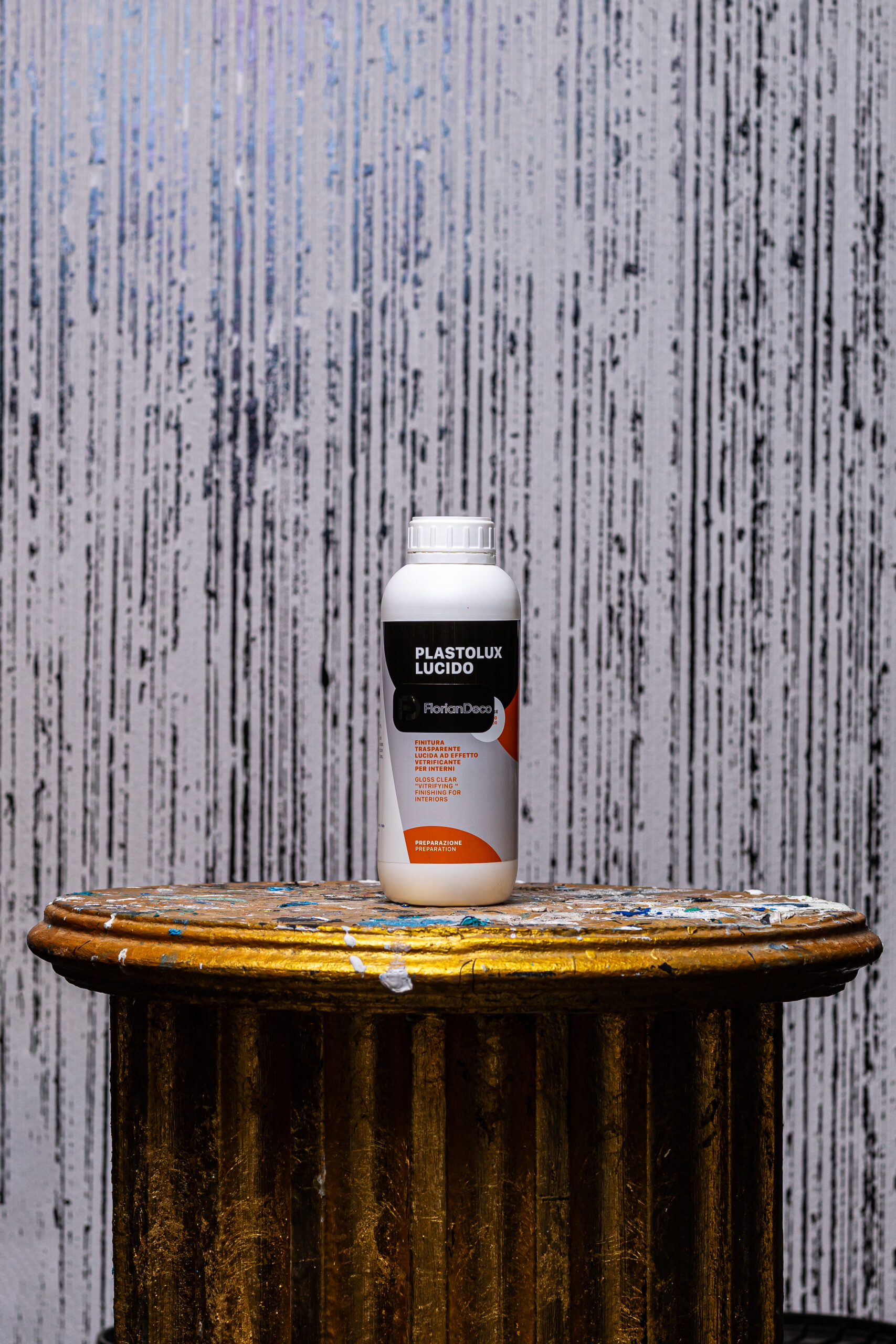 Kit Fond Alb: GiolliSand 1 L + Decostone 24 KG + Verbo White 1 L + Acril 1 L + Folie + Plastolux 1 L